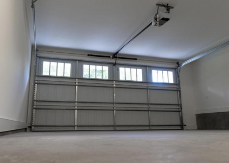 Porte de garage sectionnelle ou battante, quel choix pour votre entr&eacute;e &agrave; Illkirch-Graffenstaden ?